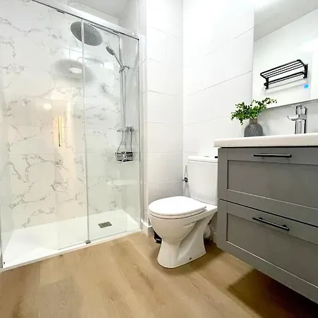 Elegancia Junto Al Rectorado. Apartamento