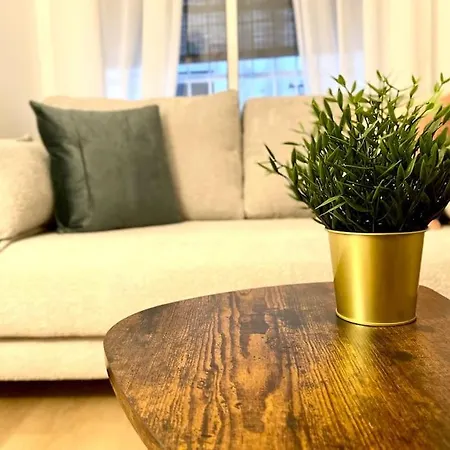 Elegancia Junto Al Rectorado. Apartamento