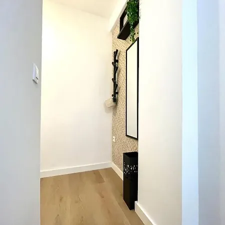 Elegancia Junto Al Rectorado. Apartamento *