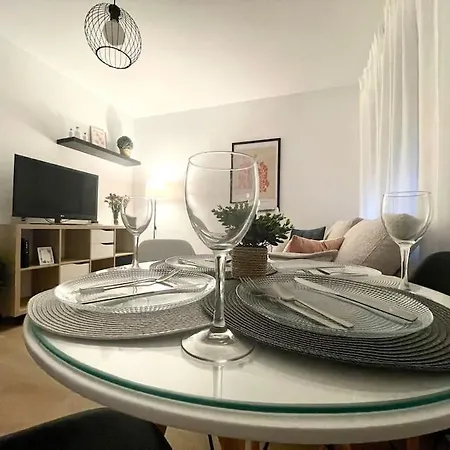 Elegancia Junto Al Rectorado. Apartamento *