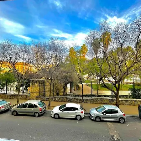 Elegancia Junto Al Rectorado.